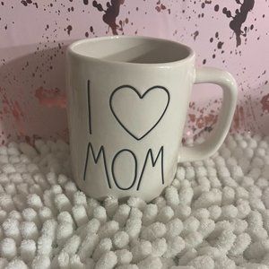 New Rae Dunn "I love Mom" Mug